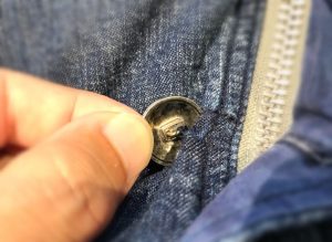 服装辅料 选择金属按钮！|上海裤洛布贸易有限公司