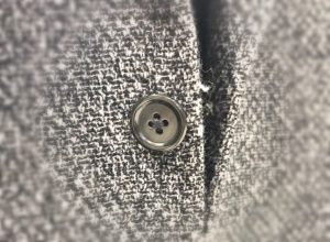 服装辅料 按钮和瓷器的光泽有什么区别？|上海裤洛布贸易有限公司