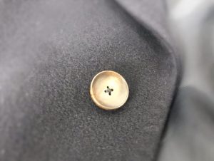 服装辅料 15mm或更多按钮的尺寸|上海裤洛布贸易有限公司